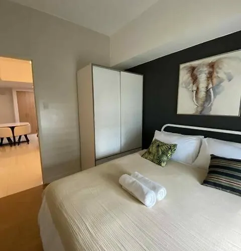 Chill Staycation Unit In Salcedo Makati With Balcony