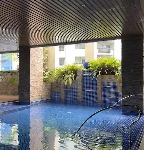 Chill Staycation Unit In Salcedo Makati With Balcony Aparthotel