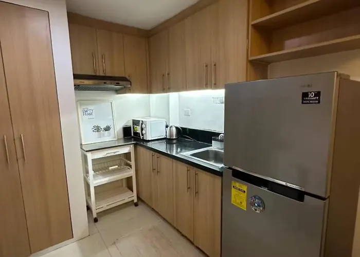Aparthotel Chill Staycation Unit In Salcedo Makati With Balcony Manila