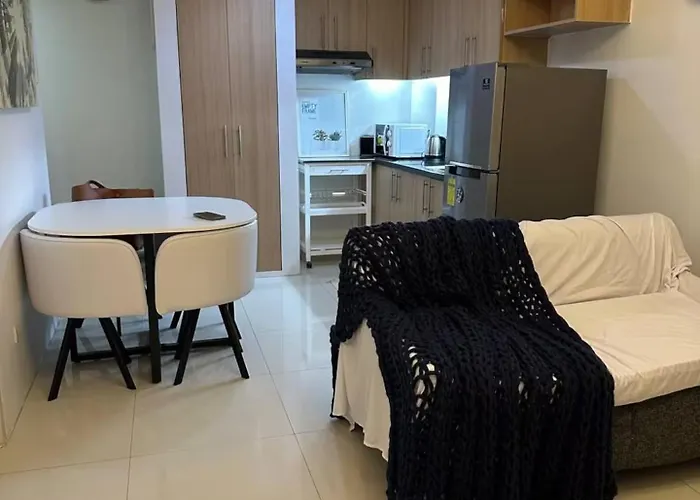 Aparthotel Chill Staycation Unit In Salcedo Makati With Balcony Manila